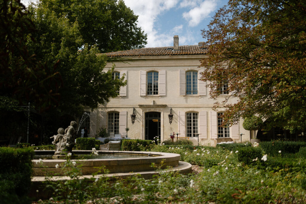 Elegant intimate wedding mas chabran provence00045