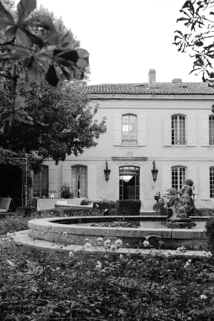 Elegant intimate wedding mas chabran provence00122