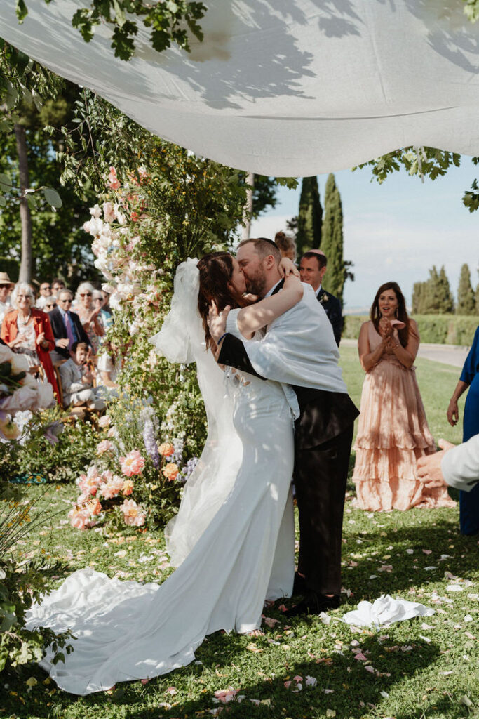 first kiss wedding ceremony in Rome