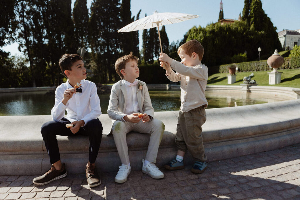 kids playing at a wedding in Villa Miani Rome