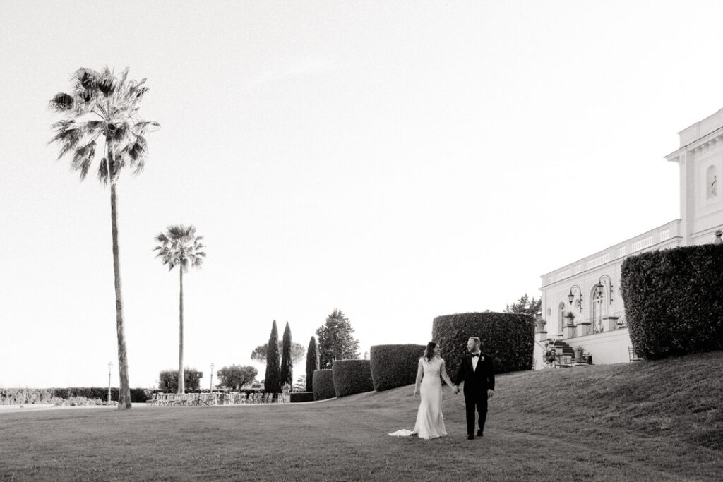 Elegant black and white wedding photo in Villa miani Rome