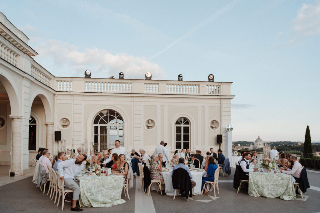 wedding dinner ambiance