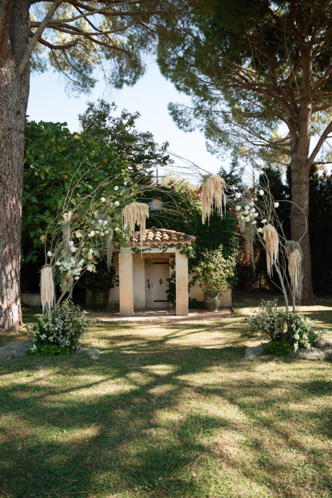 Intimate editorial wedding chabran provence00012
