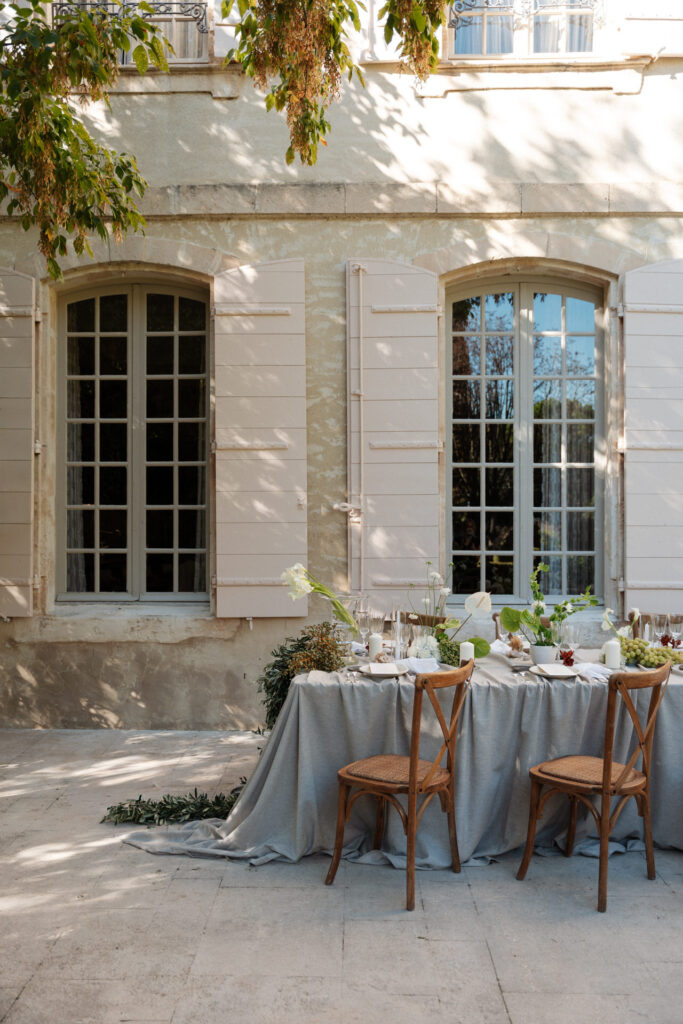 Intimate editorial wedding chabran provence00063