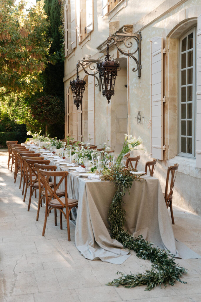 Intimate editorial wedding chabran provence00067