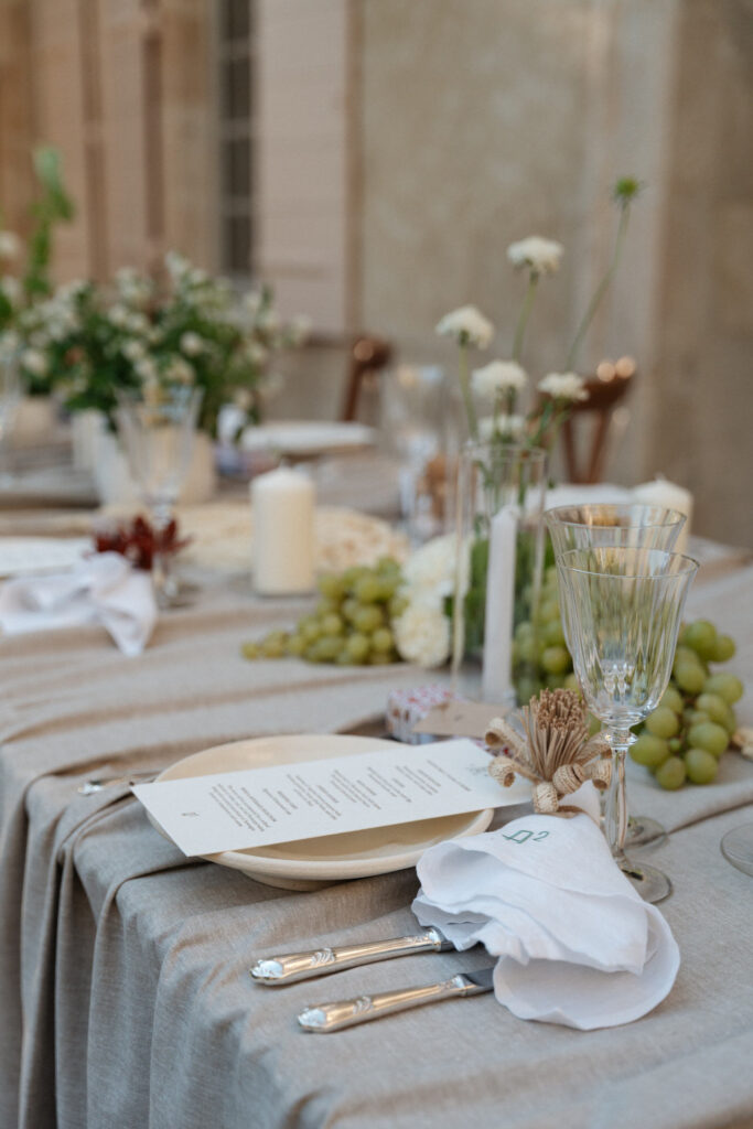 Intimate editorial wedding chabran provence00068